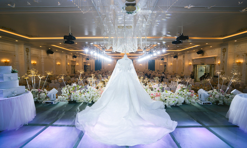 Hội trường rộng cho tiệc cưới đông khách