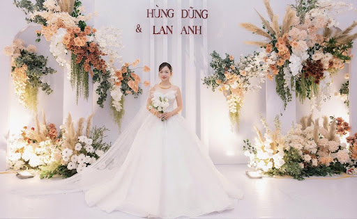 Hội trường rộng cho tiệc cưới đông khách